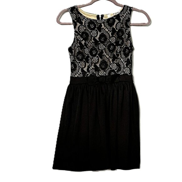 Rewind Dresses & Skirts - Lace Top Black and Tan A-Line Mini Dress Size Small with Zipper Back